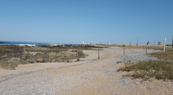 alambrado base naval de la paloma en la playa